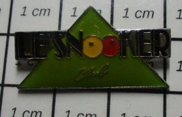 910d Pin's Pins / Beau Et Rare / BILLARD / LE SNOOKER CLUB - Biljart