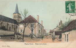 Magny Cours * La Place De La Croix * Villageois - Autres & Non Classés