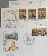 VATICAN : 1 Enveloppe Premier Jour (1961) / 1 Carte Postale (avec Correspondance) / 1 Timbre + 1 Porte Clés = Le Pape à - Andere & Zonder Classificatie