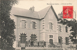 Mesves Sur Loire * Façade De L'école Des Filles * Groupe Scolaire - Autres & Non Classés