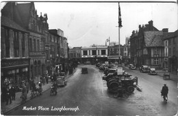 CPA ROYAUME UNI ANGLETERRE LEICESTERSHIRE  LOUGHBOROUGH MARKET PLACE  (leger Pli Non Visible Sur Le Scan) - Andere & Zonder Classificatie