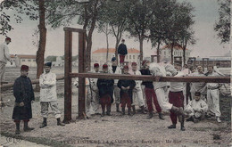 MILITARIA - Les Plaisirs De La Caserne - Barre Fixe - Un Bleu - Colorisée - Carte Postale Ancienne - Other & Unclassified