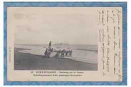 CÖTE D'IVOIRE -- Passage De La Barre -- Embarquement D'un Européen-- Légères Pliures Aux Angles - Ivory Coast