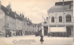 FRANCE - 39 - Lons Le Saunier - Rue De Jura Et Salle Des Fêtes - Edition G.B - Carte Postale Ancienne - Lons Le Saunier