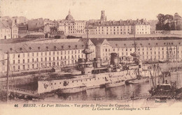 Brest * Le Port Militaire * Vue Prise Du Plateau Des Capucins * Le Bateau Cuirassé Charlemagne * Militaria - Brest