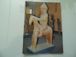 Cartolina "AFGHANISTAN Kabul Museum - Equestrians Statue Of Nooristan" - Afghanistan