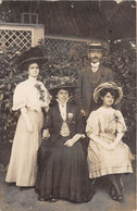 31-BAGNIERES-DE-LUCHON- CARTE-PHOTO-UNE FAMILLE - Luchon