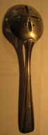 Cuillère A Saupoudré ,métal Argenté. Frionnet François - Spoons