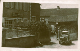 La Maison Dieu * Carte Photo * Hôtel De L'Ami Georges , Pris De La Route De Lormes * Pompe à Essence ESSO - Autres & Non Classés