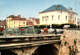 Coulommiers - La Mairie Vue Du Pont - Coulommiers