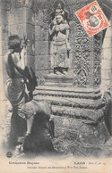 LAOS - Laotien Faisant Ses Dévotions à Wat Pou Bassac - Collection Raquez, Série F N'14 - Voyagé (voir Les 2 Scans) - Laos