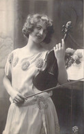 MUSIQUE - Violoniste - Carte Postale Ancienne - Music And Musicians