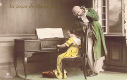 Musique - La Leçon De Musique - Professeur  - Carte Postale Ancienne - Music And Musicians