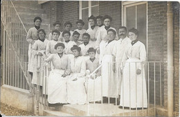 Carte Photo Non Localisée Et Non écrite - Groupe De Personnel Soignants ......... - Santé