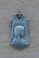 Belle Médaille Religieuse De Notre-Dame De Lourdes - Religion & Esotérisme