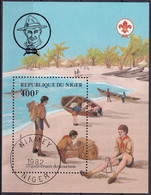 Niger Block 37 Gestempelt, 75 Jahre Pfadfinder - Pfadfinder Mit Booten (Nr.1257) - Used Stamps