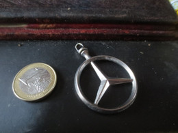 PENDENTIF LOGO MERCEDES BENZ - Pendentifs