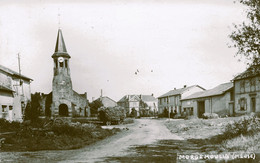 Morgemoulin * Carte Photo * Place Et église Du Village - Other & Unclassified