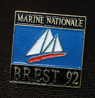 Broche (façon Pin's) "Marine Nationale - Brest 92" - Navy
