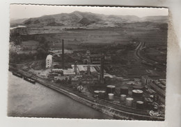 CPSM LE POUZIN (Ardèche) - Vue Générale Aérienne Sur Les Dépôts D'essence LA MURE Et La Distillerie - Le Pouzin