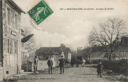 Bertholène * Avenue De Rodez * Auberge CARBONNEL * Villageois - Otros & Sin Clasificación