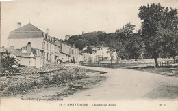 Montendre * Rue Et Le Champ De Foire - Montendre