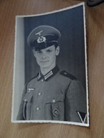 Deutscher Soldat Mit Orden (Verwundeten Abzeichen) O.D. - Documents
