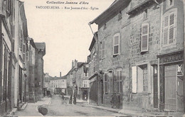 FRANCE - 55 - VAUCOULEURS - Rue Jeanne D'Arc Et église - Carte Postale Ancienne - Sonstige & Ohne Zuordnung