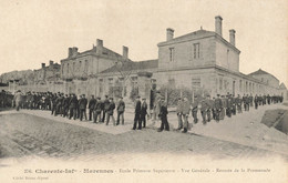 Marennes * école Primaire Supérieure * Vue Générale * Rentrée De La Promenade * Groupe D'élèves - Marennes