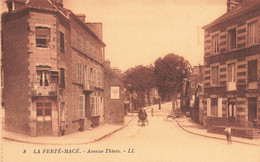 La Ferté Macé * Avenue Thiers * Attelage - La Ferte Mace