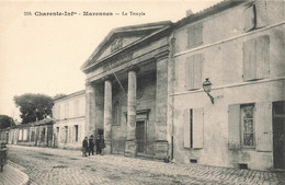 Marennes * Rue Et Le Temple Du Village - Marennes