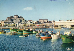 CONCARNEAU, LE PORT ET SES BATEAUX DE PECHE, L EGLISE COULEUR REF 7010 - Pêche