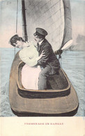 COUPLES - Promenade En Bateau  - Carte Postale Ancienne - Paare