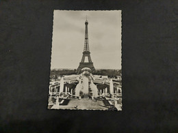 Cartolina Parigi 1961. La Fontana Di Chaillot E Tour Eiffel. Viaggiata. Condizioni Eccellenti - Tour Eiffel