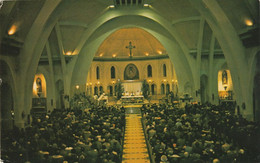 Edmundston, New Brunswick Interieur De L'Eglise Notre Dame Des Sept Douleurs, Messe De Minuit - Andere & Zonder Classificatie