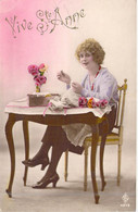 VOEUX - Jeune Femme Qui Fait De La Couture - Vase De Fleurs - Vive St Anne - Carte Postale Ancienne - Other & Unclassified