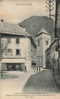 St Jean De Maurienne * La Place De La Sous Préfecture Et Tour Des Sarazins * Vue Est - Saint Jean De Maurienne