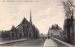 FRANCE - 77 - NEMOURS - L'église Et La Rue De Paris - LL - Carte Postale Ancienne - Nemours