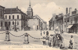 FRANCE - 55 - VAUCOULEURS - La Place De L'Hotel De Ville - LL - Carte Postale Ancienne - Autres & Non Classés