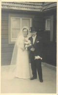 Vintage Brides Wedding Groom & Bride Social History Photo Postcard Veil Elegance Tuxedo - Noces