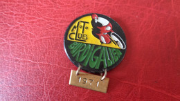 REF M2  : Médaille Broche Insigne Souvenir Rassemblement Moto Club Burdigala 1971 Burdigalien - Moto