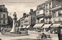 Fontainebleau * La Place Carnot Et La Rue Grande * Café Des Glaces * Librairie Et L'echo De Paris - Fontainebleau