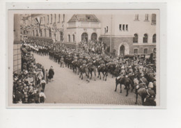 Antike  HISTORISCHE  Postkarte -  REICHENBACH UMZUG AM POSTPLATZ - Reichenbach I. Vogtl.