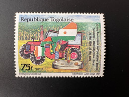 Togo 1989 Mi. 2127 30ème Anniversaire Conseil De L'Entente Solidarité Développement Rural Tracteur Traktor Tractor - Togo (1960-...)