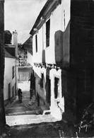 Auray * Rue St René Et Vieilles Maisons * Ruelle - Auray