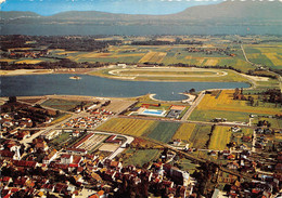 01-DIVONNE-LES-BAINS- LA VILLE ET SON LAC AU FOND LE LAC LEMAN - Divonne Les Bains