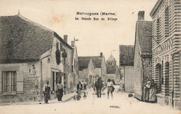 Matougues * La Grande Rue Du Village * Villageois Attelage - Other & Unclassified