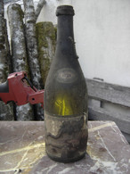 Ancienne Bouteille Bourgogne MACON Reste Environ 5cm De Vin NOIROT CARRIERE 1929 - Wein