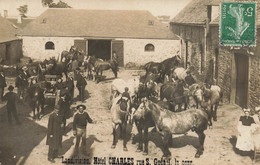 Landivisiau * Carte Photo * Hôtel CHARLES Rue St Guénal , La Cour * Chevaux Haras écurie Hippisme - Landivisiau