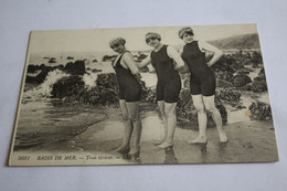 Bain De Mer - Trois Graces - Swimming